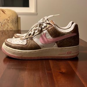 Women’s Nike Air Force 1’s size 6